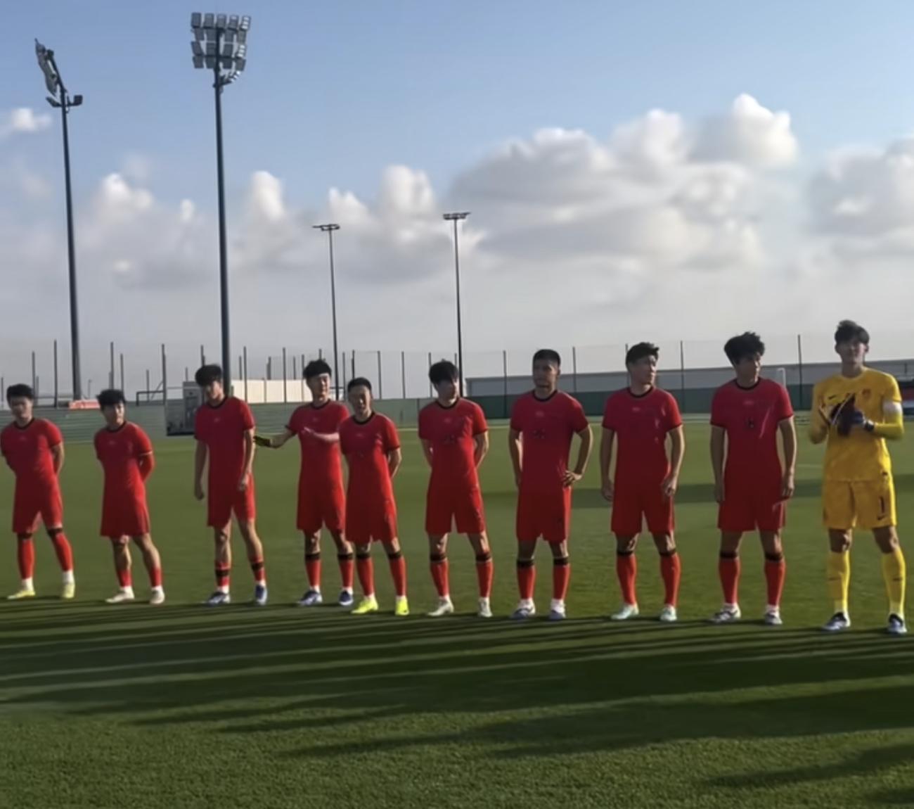 2-2爆冷！国足平乌兹别克，邵佳一激活留洋神锋：3场3球带队不败